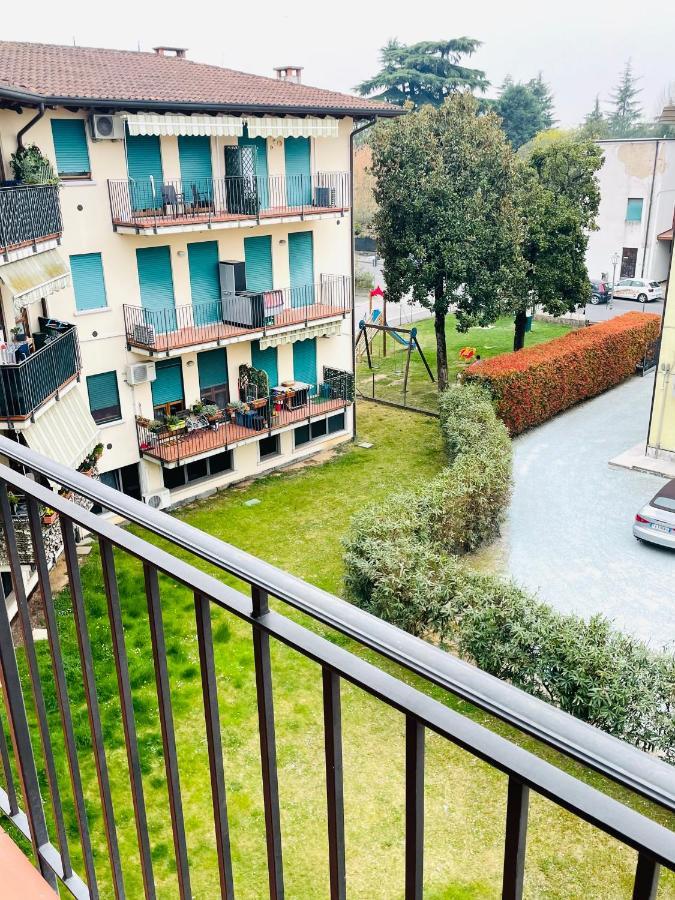 Appartamento Giallo Peschiera del Garda Esterno foto